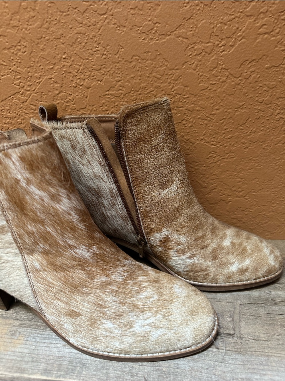 Anthroplogie Myra fur boots 9 NWOT - Picture 2 of 13